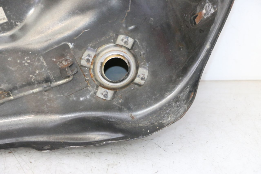 photo de KRAFTSTOFFTANK HONDA CBR F SC25 1000 (1989 - 1992) - Oberflächenzustand und Material