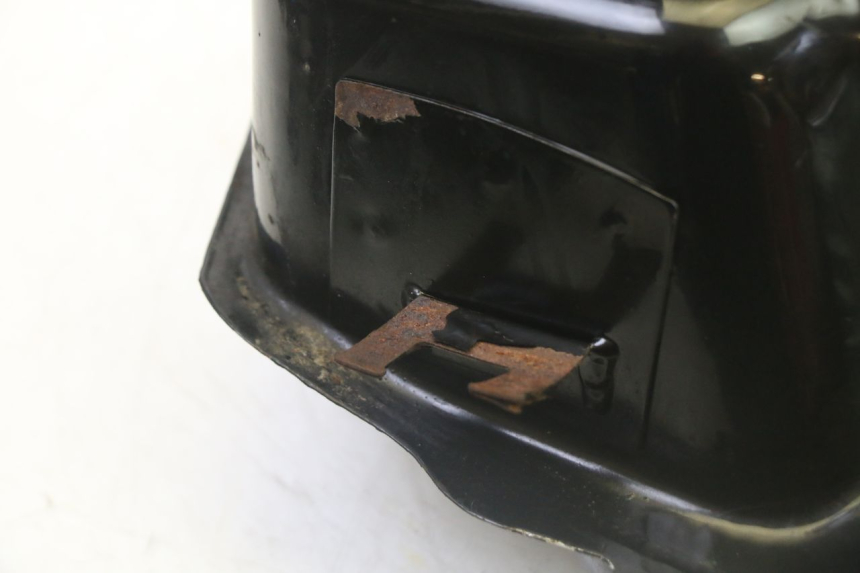 photo de KRAFTSTOFFTANK SYM CROX 4T 50 (2016 - 2023) - Details der Befestigungspunkte