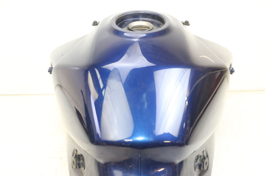 photo de KRAFTSTOFFTANK SUZUKI DL V STROM 1000 (2002 - 2007) - Zoom auf Komponenten