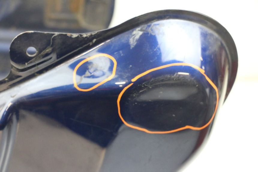 photo de KRAFTSTOFFTANK SUZUKI DL V STROM 1000 (2002 - 2007) - Technische Nahaufnahme