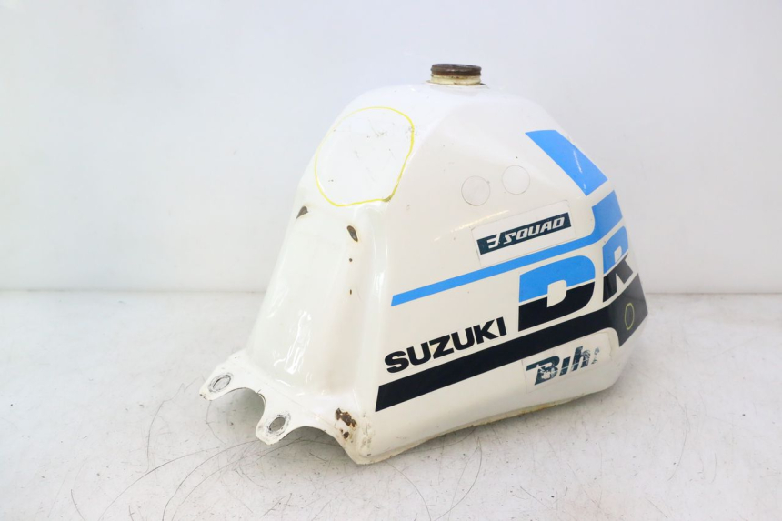 photo de KRAFTSTOFFTANK SUZUKI DR S 600 (1985 - 1989) - Hochauflösende Nahaufnahme