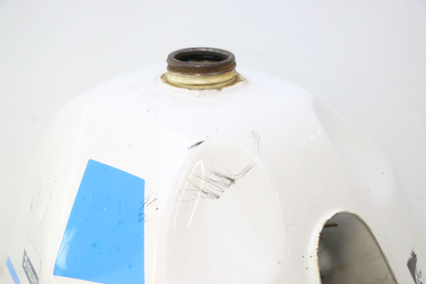 photo de KRAFTSTOFFTANK SUZUKI DR S 600 (1985 - 1989) - Details der Befestigungspunkte