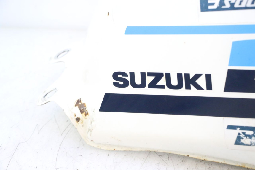 photo de KRAFTSTOFFTANK SUZUKI DR S 600 (1985 - 1989) - Kennzeichnungen und Originalreferenzen
