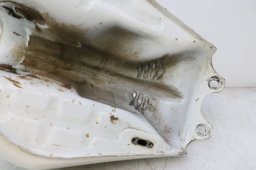 photo de KRAFTSTOFFTANK SUZUKI DR S 600 (1985 - 1989) - Details der Befestigungspunkte
