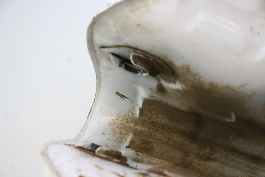 photo de KRAFTSTOFFTANK SUZUKI DR S 600 (1985 - 1989) - Oberflächenzustand und Material
