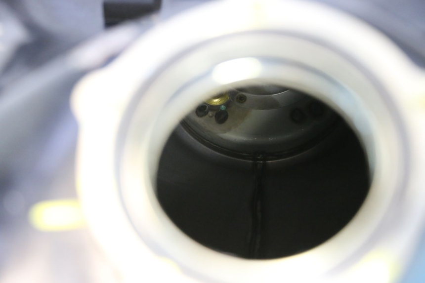 photo de KRAFTSTOFFTANK KAWASAKI ER-6 ER6 F ABS 650 (2012 - 2016) - Zoom auf Gebrauchszustand