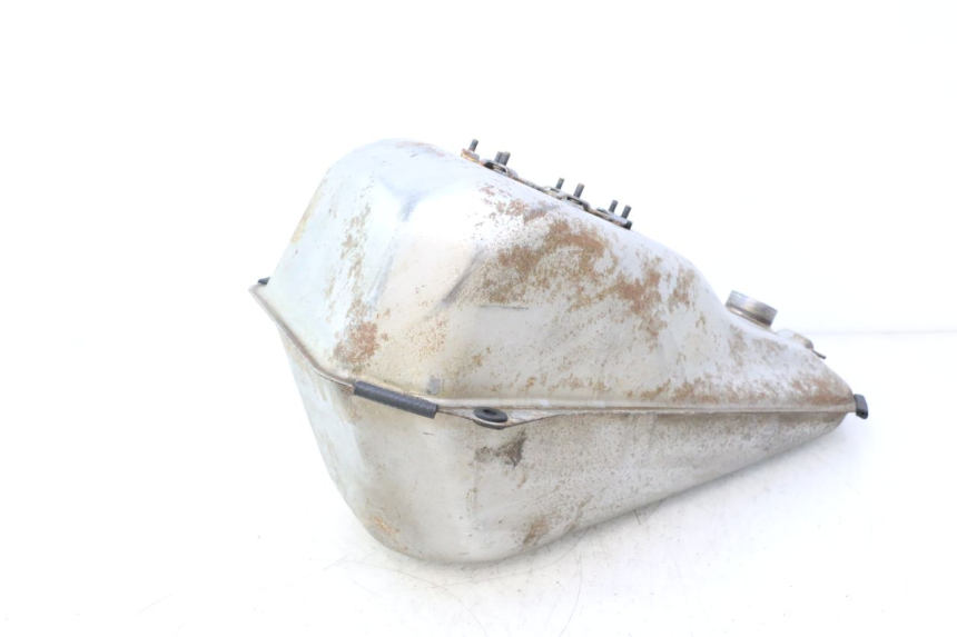 photo de KRAFTSTOFFTANK HONDA FJS SILVER WING SILVERWING 400 (2005 - 2008) - Charakteristische Merkmale