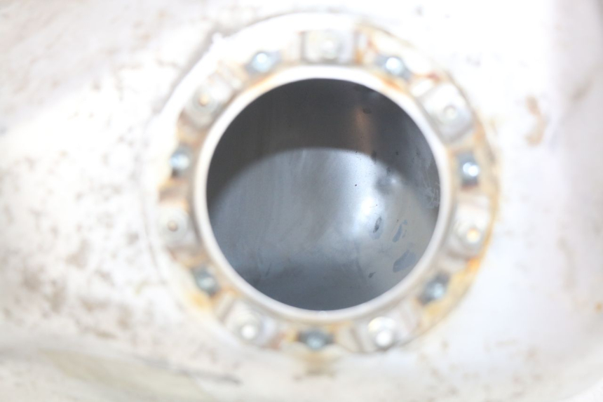 photo de KRAFTSTOFFTANK HONDA FJS SILVERWING SILVER WING 400 (2009 - 2016) - Zoom auf Gebrauchszustand