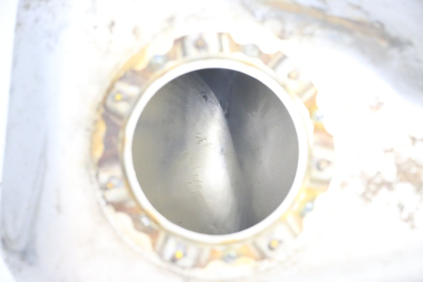 photo de KRAFTSTOFFTANK HONDA FJS SILVERWING SILVER WING 600 (2001 - 2010) - Zoom auf Gebrauchszustand