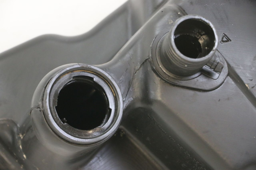 photo de KRAFTSTOFFTANK PIAGGIO FLY 2T 50 (2004 - 2017) - Details der Befestigungspunkte