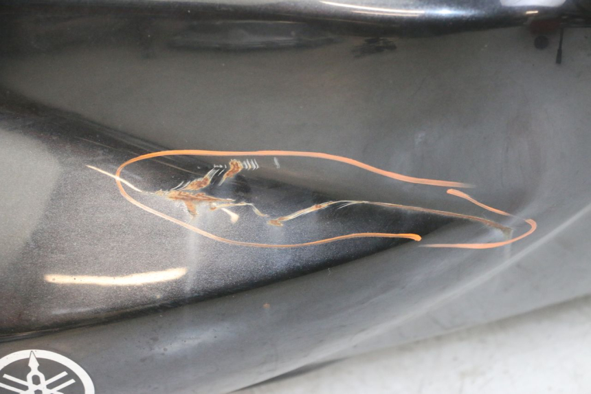 photo de KRAFTSTOFFTANK YAMAHA FZ6 N FAZER 600 (2004 - 2006) - Oberflächenzustand und Material