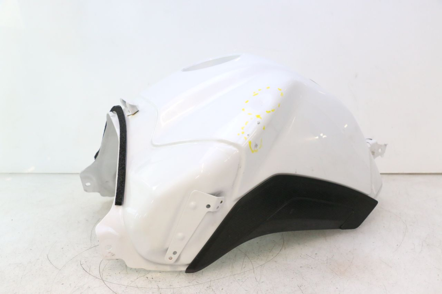 photo de KRAFTSTOFFTANK YAMAHA FZ8 800 (2010 - 2016) - Zoom auf Gebrauchszustand