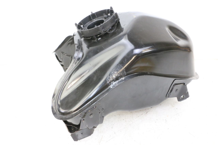 photo de KRAFTSTOFFTANK BMW G310 R 310 (2016 - 2020) - Zoom auf Komponenten