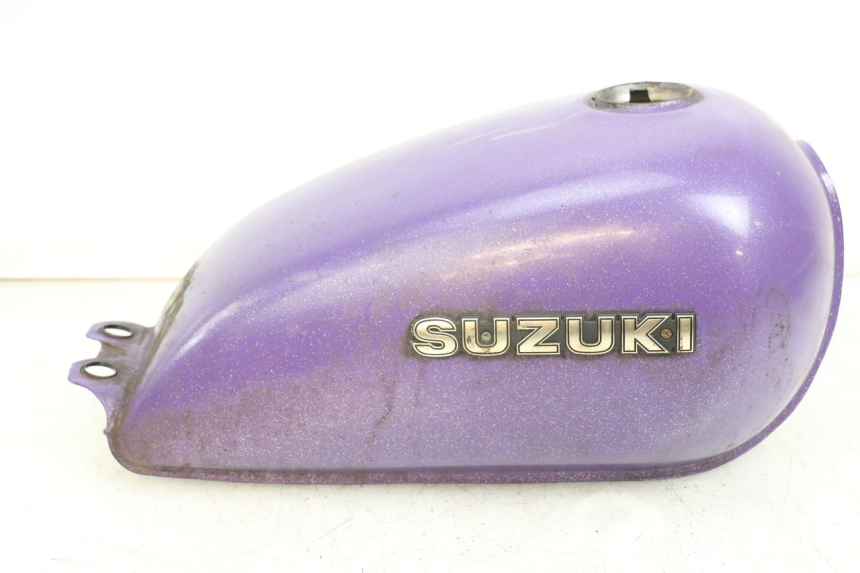 photo de KRAFTSTOFFTANK SUZUKI GN 125 (1997 - 2000) - Oberflächenzustand und Material