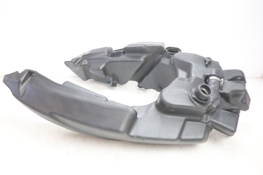 photo de KRAFTSTOFFTANK GILERA GP 800 (2007 - 2013) - Alternative Perspektive