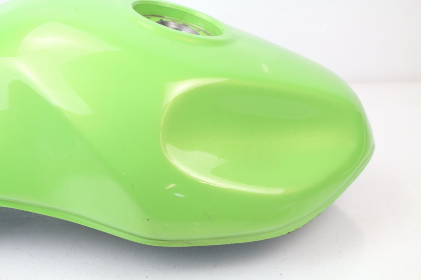 photo de KRAFTSTOFFTANK SUZUKI GSF N BANDIT 600 (1996 - 1999) - Fokus auf die Struktur