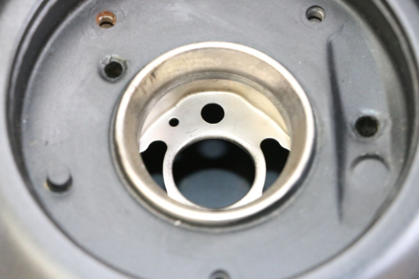 photo de KRAFTSTOFFTANK SUZUKI GSR 750 (2011 - 2017) - Detaillierte Sichtprüfung