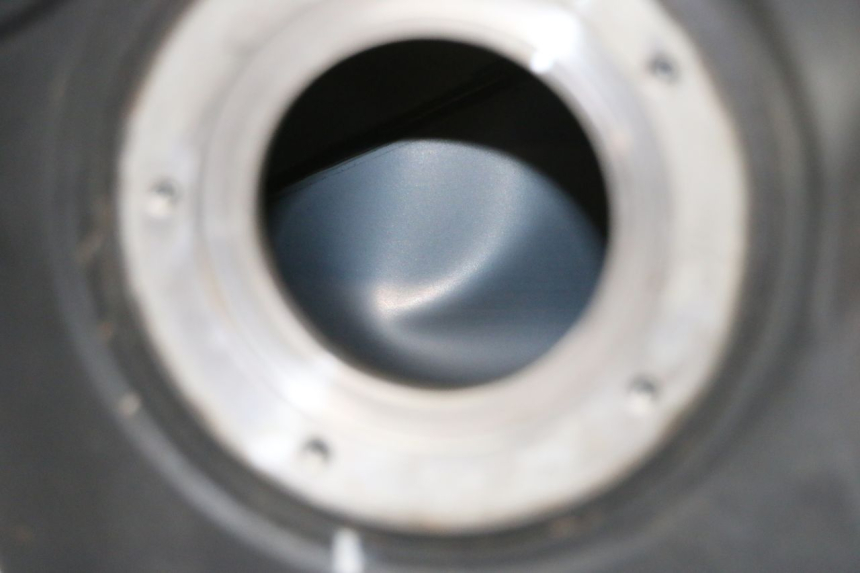 photo de KRAFTSTOFFTANK SUZUKI GSR 750 (2011 - 2017) - Technische Nahaufnahme