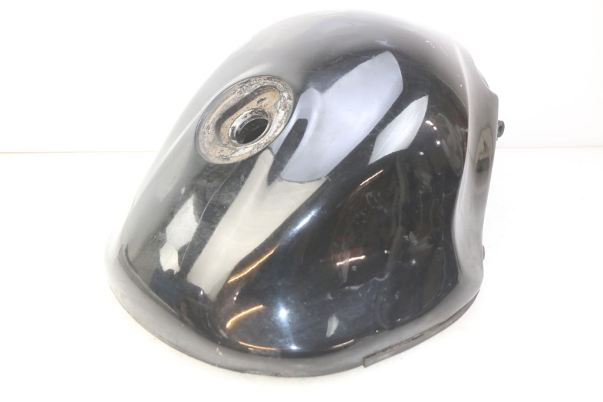 photo de KRAFTSTOFFTANK SUZUKI GSX-F GSX  F 1100 (1988 - 1994) - Charakteristische Merkmale