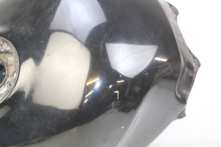 photo de KRAFTSTOFFTANK SUZUKI GSX-F GSX  F 1100 (1988 - 1994) - Zoom auf Komponenten