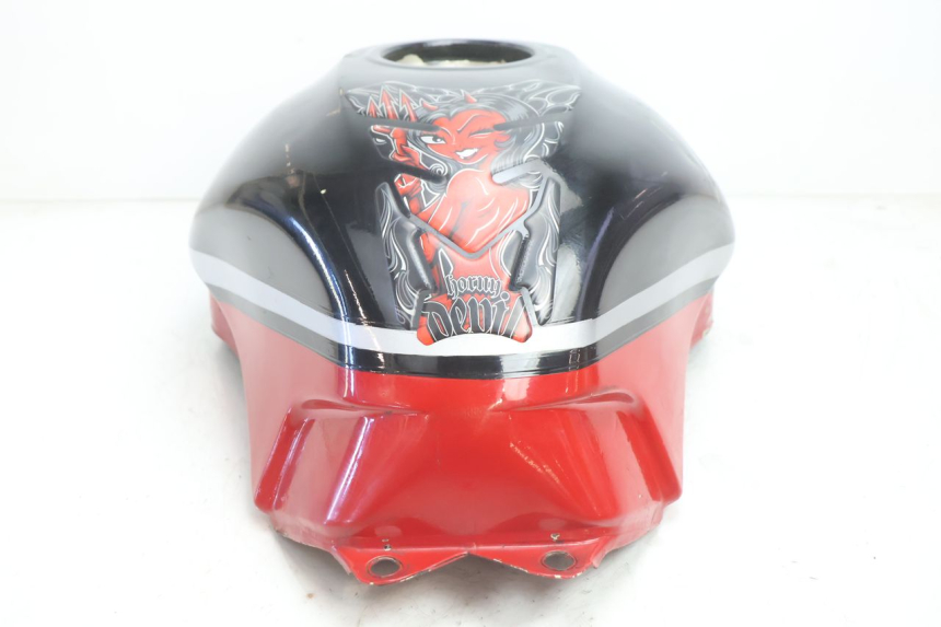 photo de KRAFTSTOFFTANK SUZUKI GSX F GSXF 750 (1988 - 1998) - Zoom auf Komponenten