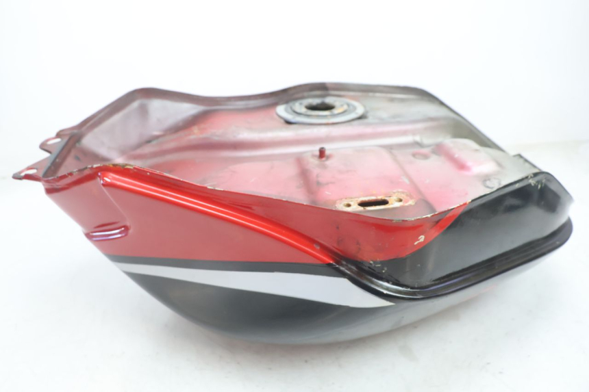 photo de KRAFTSTOFFTANK SUZUKI GSX F GSXF 750 (1988 - 1998) - Fokus auf die Struktur