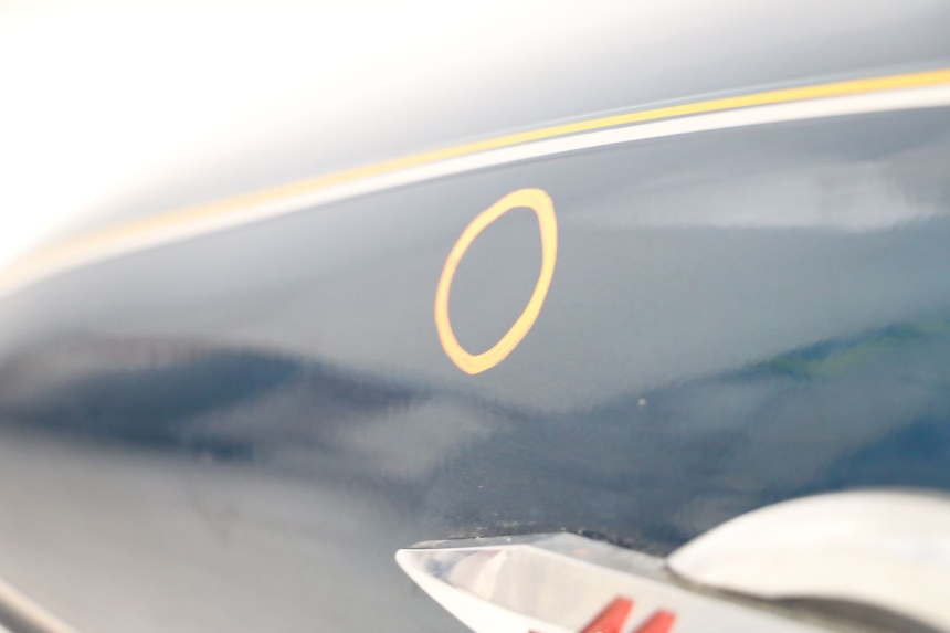 photo de KRAFTSTOFFTANK SUZUKI GZ MARAUDER 125 (1998 - 2004) - Zoom auf Gebrauchszustand