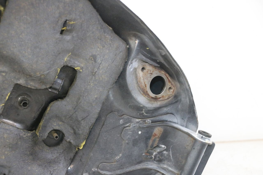 photo de KRAFTSTOFFTANK HONDA CBR F 1000 (1993 - 1996) - Zoom auf Gebrauchszustand