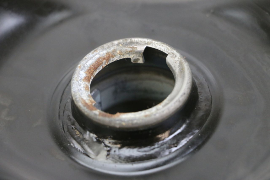 photo de KRAFTSTOFFTANK HONDA SH i 300 (2015 - 2020) - Details der Befestigungspunkte