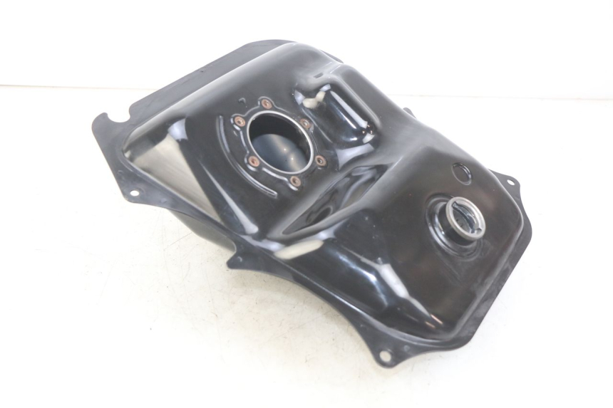 photo de KRAFTSTOFFTANK YAMAHA HW XENTER 125 (2011 - 2017) - Details der Befestigungspunkte