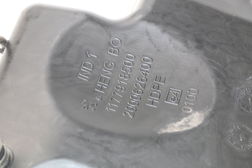 photo de KRAFTSTOFFTANK PEUGEOT KISBEE 2T 50 (2010 - 2017) - Zoom auf Gebrauchszustand