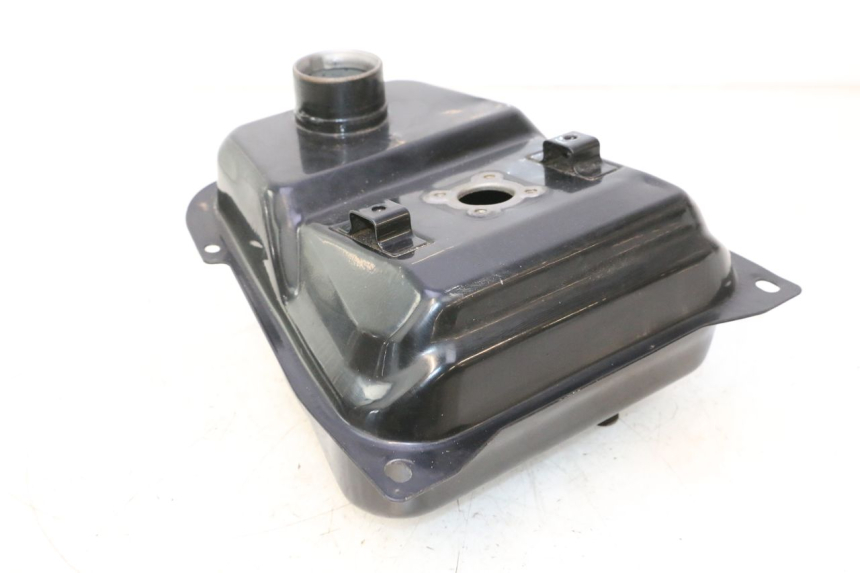 photo de KRAFTSTOFFTANK LONGJIA LJ50QT 8M 2T 50 (2010 - 2017) - Oberflächenzustand und Material