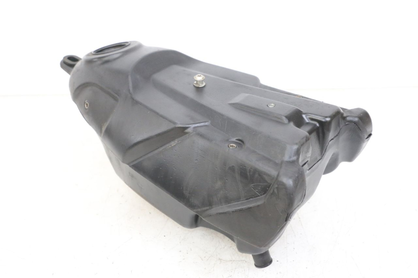 photo de KRAFTSTOFFTANK RIEJU MRT 50 (2018 - 2021) - Zoom auf Gebrauchszustand