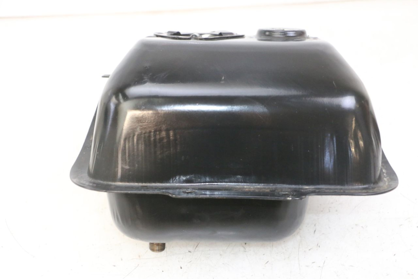 photo de KRAFTSTOFFTANK SYM ORBIT 2 4T 50 (2008 - 2017) - Details der Befestigungspunkte