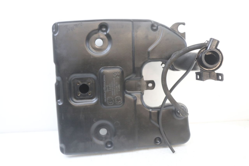 photo de KRAFTSTOFFTANK PEUGEOT DJANGO 125 (2014 - 2017) - Zoom auf Gebrauchszustand