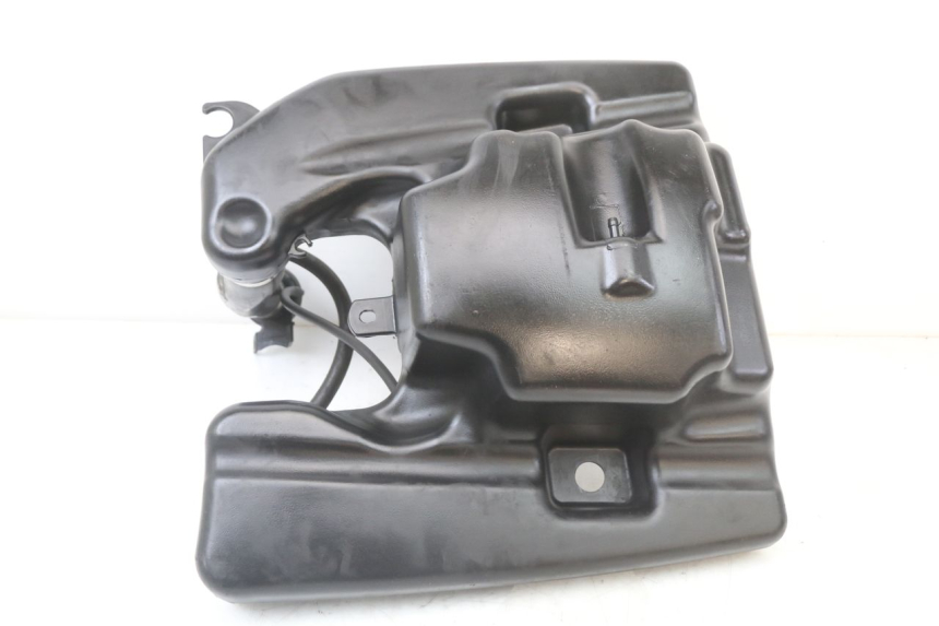 photo de KRAFTSTOFFTANK PEUGEOT DJANGO 125 (2014 - 2017) - Details der Befestigungspunkte