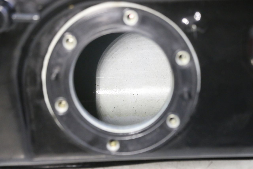 photo de KRAFTSTOFFTANK PEUGEOT TWEET 4T 50 (2023 - 2025) - Details der Befestigungspunkte