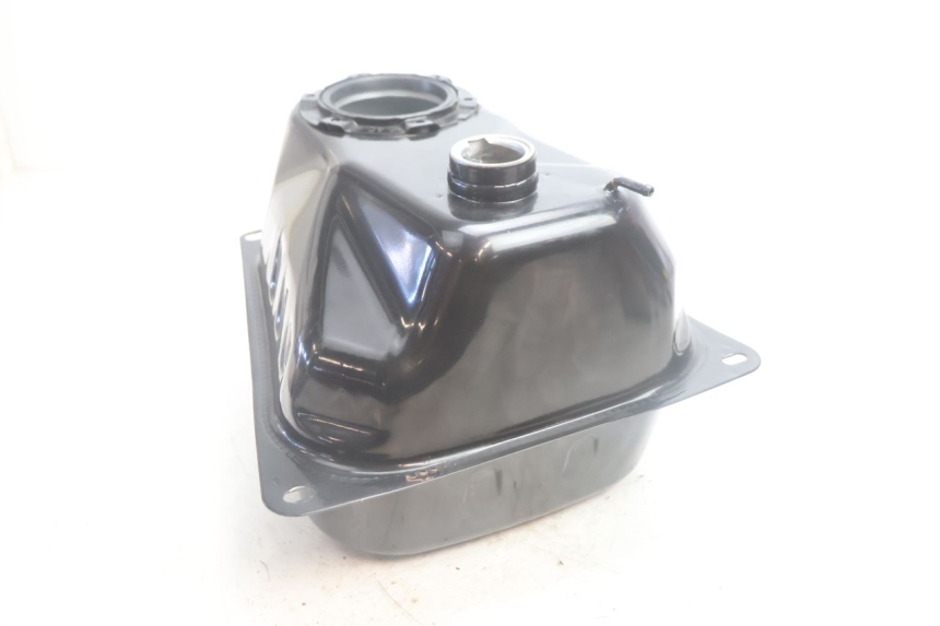 photo de KRAFTSTOFFTANK JM MOTORS R-MAX TECH 50 (2024 - 2026) - Alternative Perspektive