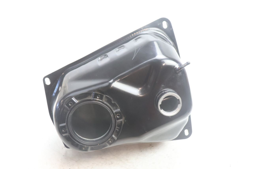 photo de KRAFTSTOFFTANK JM MOTORS R-MAX TECH 50 (2024 - 2026) - Details der Befestigungspunkte