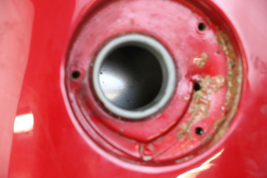 photo de KRAFTSTOFFTANK REGAL RAPTOR RAXTER 2 125 (2007 - 2015) - Details der Befestigungspunkte