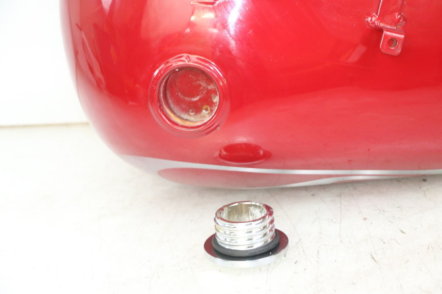 photo de KRAFTSTOFFTANK REGAL RAPTOR SPYDER 125 (2010 - 2018) - Details der Befestigungspunkte