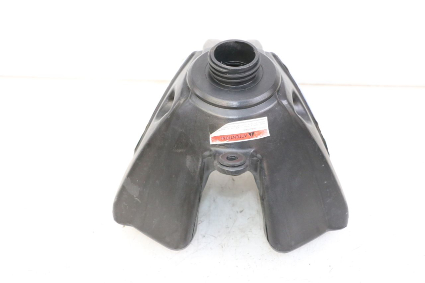 photo de KRAFTSTOFFTANK APOLLO RFZ 125 - Details der Befestigungspunkte