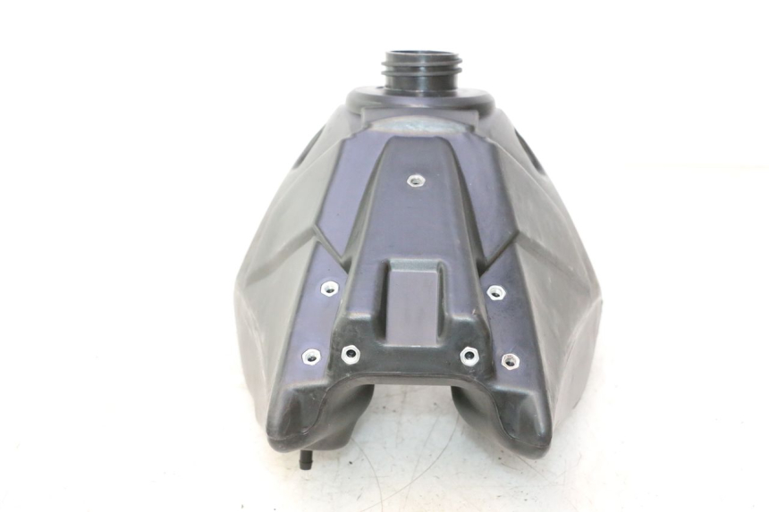 photo de KRAFTSTOFFTANK APOLLO RFZ 150 - Details der Befestigungspunkte