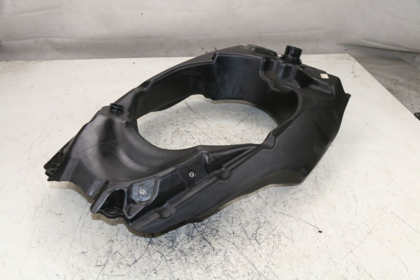 photo de KRAFTSTOFFTANK RIEJU RS SPORT NAKED 50 (2013 - 2018) - Zoom auf Gebrauchszustand