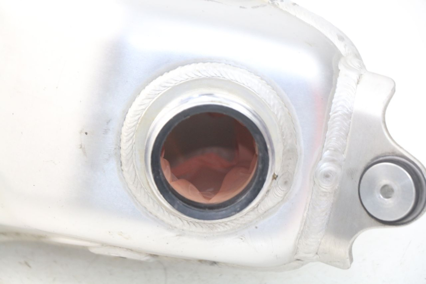 photo de KRAFTSTOFFTANK SUZUKI RMZ RM-Z 450 (2008 - 2011) - Zoom auf Gebrauchszustand