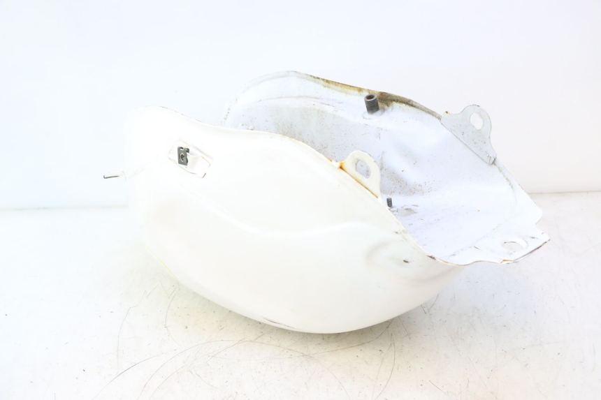 photo de KRAFTSTOFFTANK YAMASAKI ROADSTER 50 (2013 - 2018) - Details der Befestigungspunkte