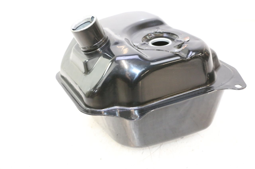 photo de KRAFTSTOFFTANK TNT MOTOR ROMA 10' 4T 50 (2007 - 2018) - Details der Befestigungspunkte