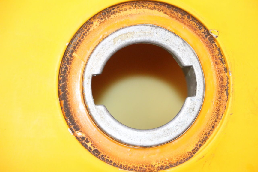 photo de KRAFTSTOFFTANK MZ RT 125 (2000 - 2008) - Zoom auf Gebrauchszustand