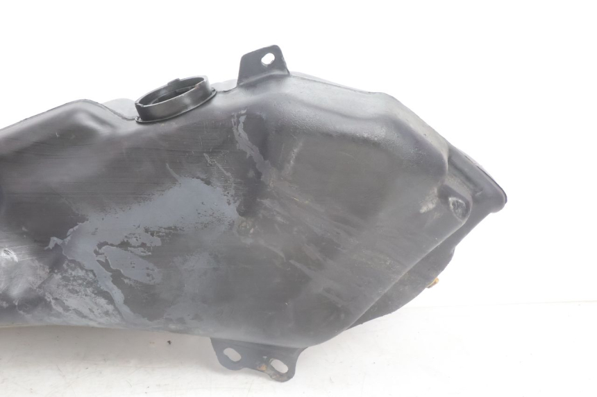photo de KRAFTSTOFFTANK GILERA RUNNER SP 50 (2002 - 2004) - Zoom auf Gebrauchszustand