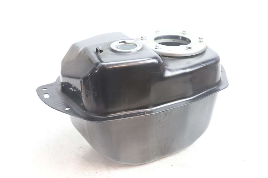 photo de KRAFTSTOFFTANK JM MOTORS SANTANA EVO 50 (2024 - 2026) - Zoom auf Gebrauchszustand